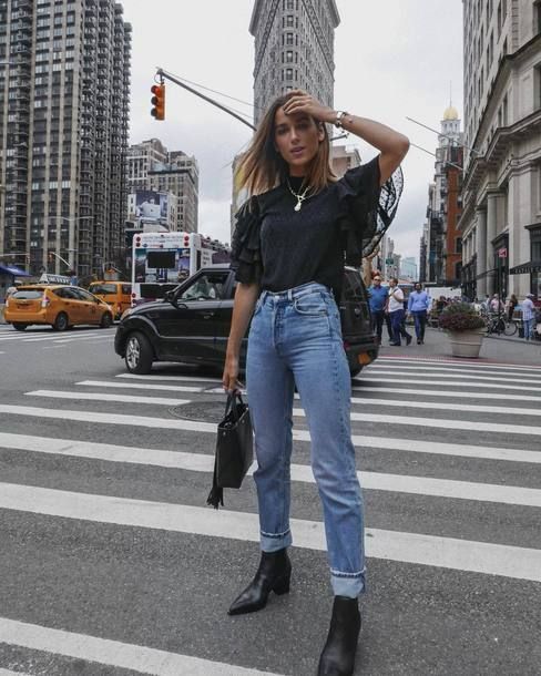 10 formas de combinar mom jeans para lucir arreglada - Fama