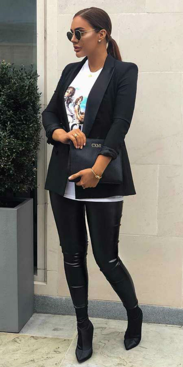 Outfits con blazer negro para verte arreglada en la oficina - Fama