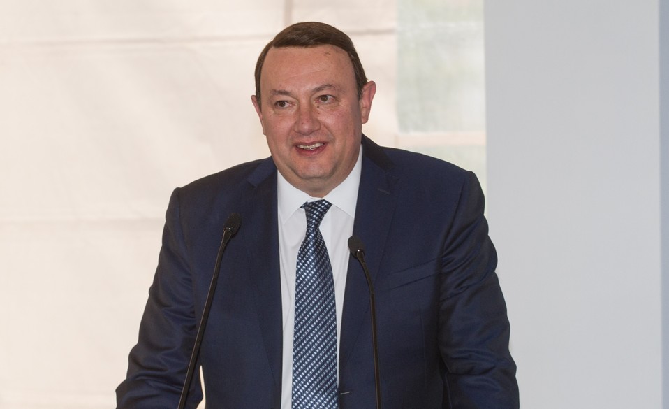 ¿Lo reconoces? Así lucía Antonio de Valdés en la década de los 80 Fama