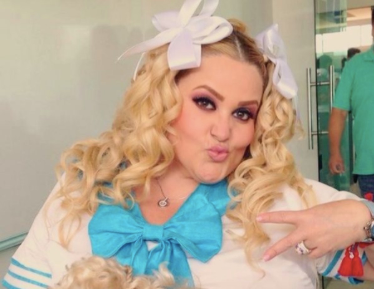 Sheyla lució nueva figura en blusa de lentejuelas a sus 47 años