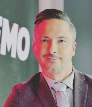 Él es Álex, el hermano poco conocido de Daniel Bisogno