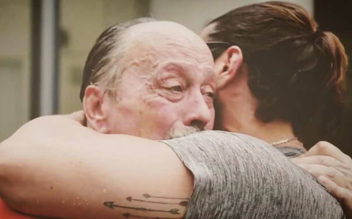 Poncho De Nigris abraza a su papá en un momento muy especial (Foto: Instagram de Poncho De NIgris (Instagram)