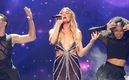 Famosa cantante sufre accidente y se le caen los dientes en concierto