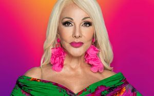 Olivia Collins es atendida por un doctor dentro de La Casa de los Famosos México (Instagram)