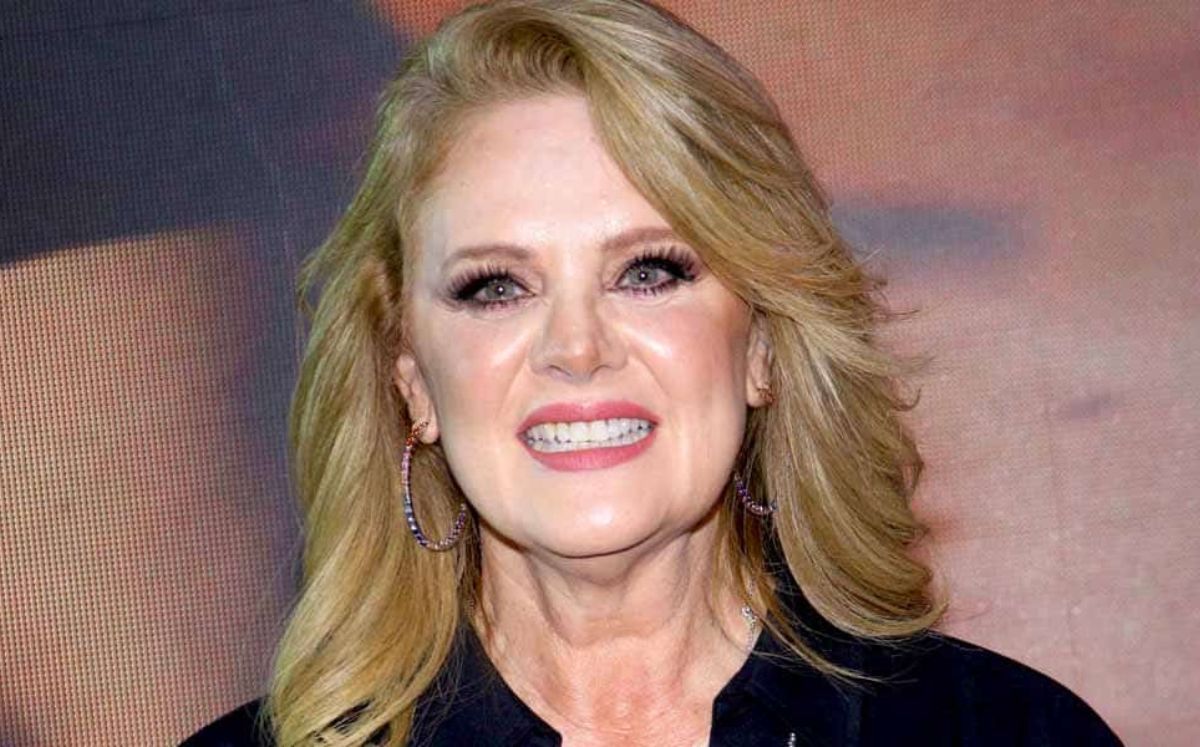Erika Buenfil posa sin ropa por primera vez a sus 61 años - Fama