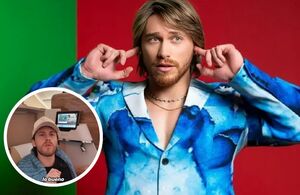 Exhiben a Aldo de Nigris por fingir viajar en primera clase a Europa (Instagram)