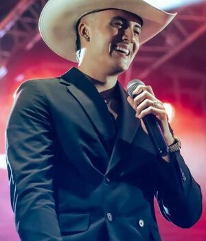 Mueren músicos de famoso cantante tras fuerte accidente vehicular