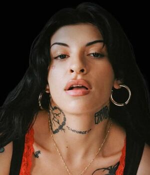 Cazzu comparte conmovedoras fotografías de su hija Inti