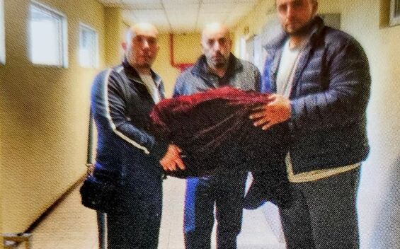 Lupillo Rivera revela fotografía de cuando recibió los restos de Jenni Rivera (Insatgram)