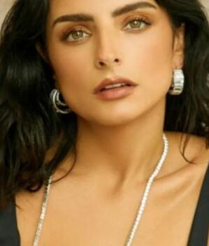 Aislinn Derbez tomó drástica decisión tras muerte de su mamá