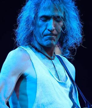 Muere cantante de rock en español por grave afección en los pulmones