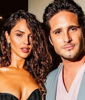 Captan a Eiza González bailándole a Diego Boneta en show de Bad Bunny