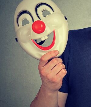 Payaso Trompetita atraviesa difícil momento personal (CanvaPro)