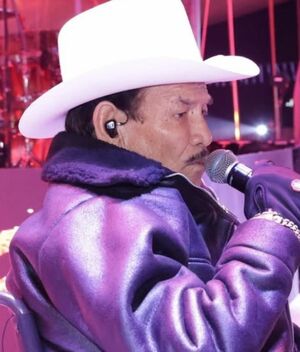 Hospitalizan a don Chayo, integrante de los Cardenales de Nuevo León