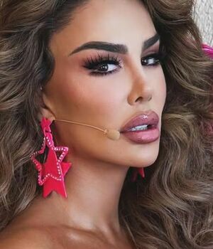 Ninel Conde se electrocuta en carro alegórico en Mérida (Instagram)