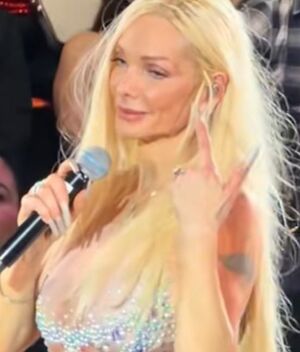 Abuchean a Marisela en pleno concierto y la acusan de no cantar en vivo