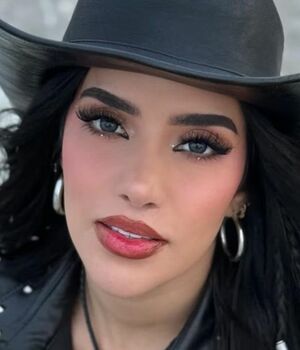 Kimberly Loaiza se va de vacaciones mientras su mamá está en el hospital (Instagram)