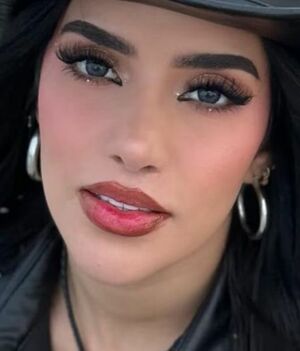 Kimberly Loaiza se va de vacaciones mientras su mamá está en el hospital (Instagram)