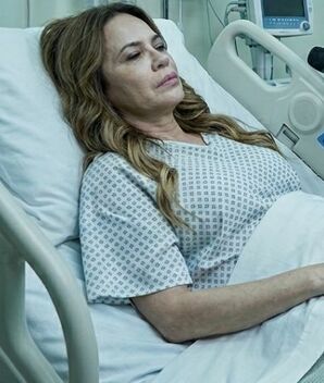 Yolanda Andrade se encuentra bien... pero varias quieren su puesto (Foto: Gemini IA)