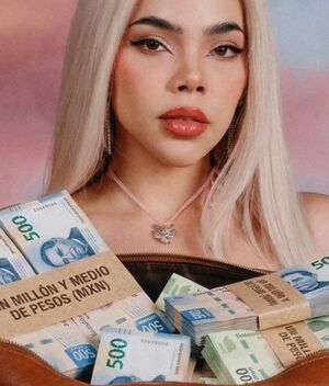 Así fue la millonaria suma que donó  Kimberly Loaiza (Foto Gemini IA)