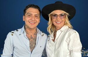 Adela Micha y Christian Nodal se saludan en la Feria de San Marcos (Foto: Instagram)
