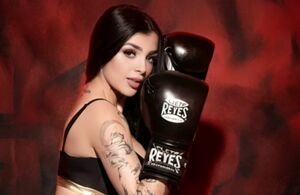 Karely Ruiz impacta con su look en Supernova Génesis 2026