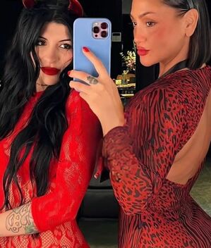 Mejor amiga de Cazzu lanza canción contra Ángela Aguilar