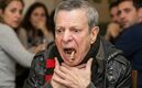 Preocupa la salud de César Bono tras ahogarse en vivo (IA)