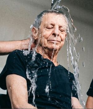 César Bono se bautiza a los 75 años y pide por su salud (Instagram)