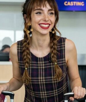 Natalia Téllez se va de México para ser conductora de 'Operación Triunfo USA' (Foto: Gemini IA)