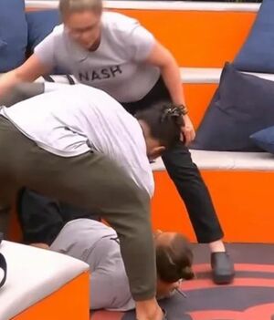 Participante de MasterChef 24/7 se desvanece en pleno programa