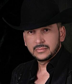 Luis Ángel "El Flaco" sufre problema aéreo en un vuelo a Monterrey