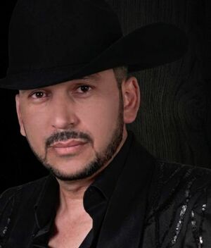 Luis Ángel "El Flaco" sufre problema aéreo en un vuelo a Monterrey
