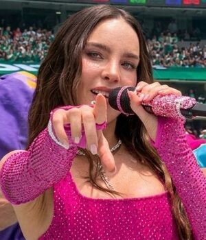 Acusan a Belinda de Illuminati tras extraña señal en el Mundial 2026