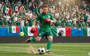 Canelo Álvarez no duda en meterse a la cancha para apoyar a México (Foto: Gemini IA)