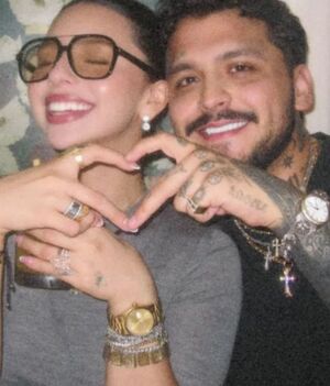 Ángela Aguilar y Christian Nodal presumen su amor desde la piscina (Foto: Instagram)