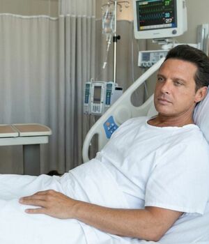 Luis Miguel habría sido operado del corazón en Nueva York (Foto: Gemini IA)
