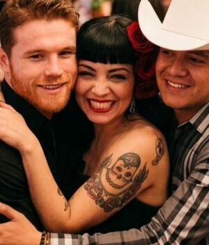 Canelo Álvarez contrata a Mon Laferte y Remmy Valenzuela para bautizo hija (Foto: Gemini IA)