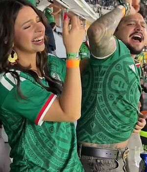 Ángela Aguilar porta con orgullo la camiseta de México (Foto: Instagram)