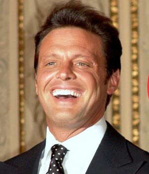 Luis Miguel reaparece en CDMX tras rumores de problemas de salud (Foto: Mezcalent/Instagram)