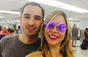 Aylín Mujica reaparece con fotos desde el funeral de su hijo Mauro