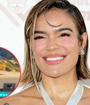 Karol G sufre accidente en pleno concierto por falla en el escenario