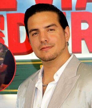 Vadhir Derbez es tocado de manera indebida por una influencer