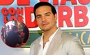 Vadhir Derbez es tocado de manera indebida por una influencer