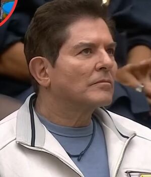 Redes de Ernesto Laguardia arremeten contra Moisés Peñaloza