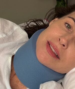 Minnie Driver, de 'Emily en París', sobrevive a accidente (Instagram)