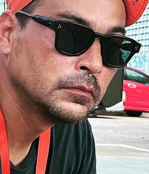 Muere famoso actor tendido en el sillón de su casa (Foto: Instagram)