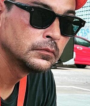 Muere famoso actor tendido en el sillón de su casa (Foto: Instagram)