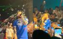 Famoso cantante es agredido por fanático en pleno concierto
