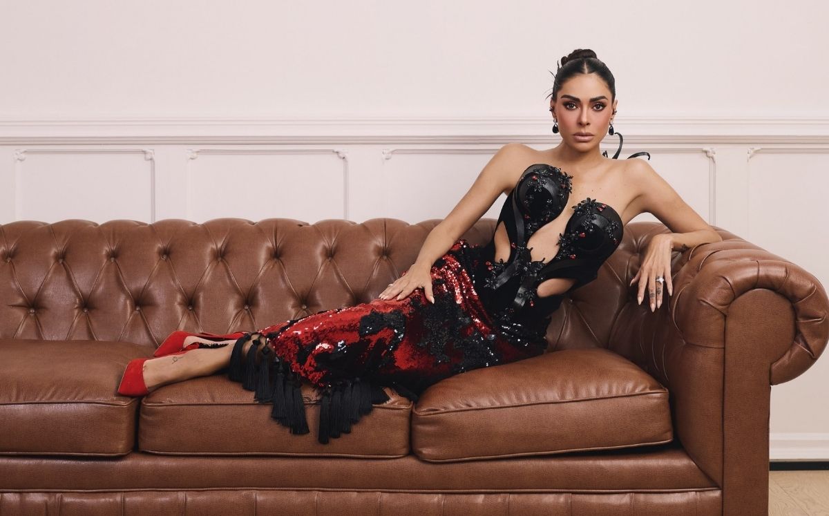 Photo: revistafama.com Galilea Montijo Luce Look Escultórico de Roberto de la Nuva en el Reality